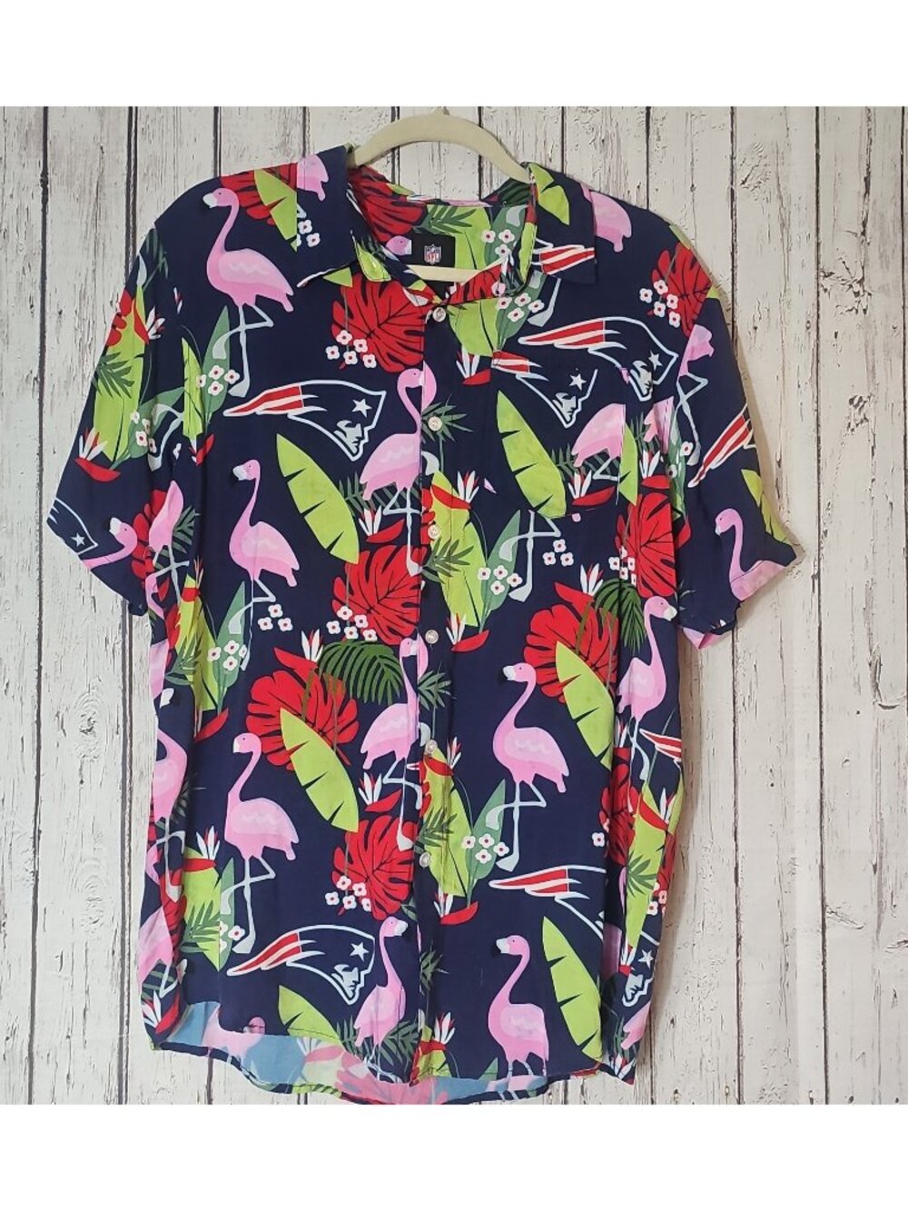 NFL Team Apparel New England Patriots Mens Hawaiian Shirt Large Flamingo Print